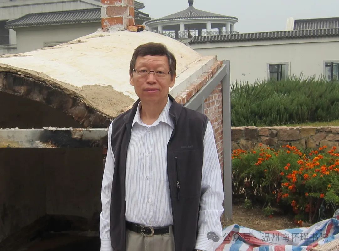 林德深：“教我如何不想他”